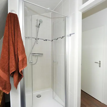 בית נופש In With Sunny Garden *