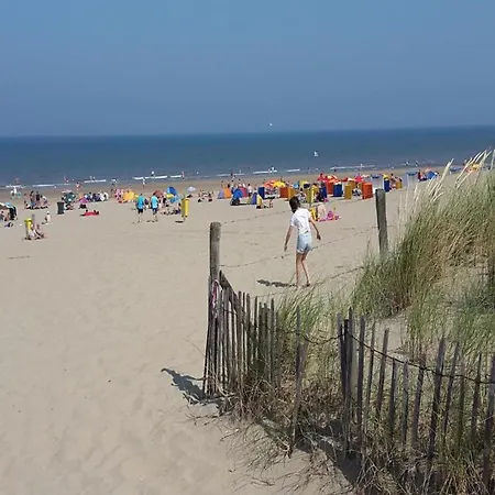 בית נופש In With Sunny Garden *