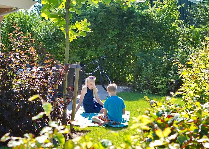 In With Sunny Garden Noordwijk