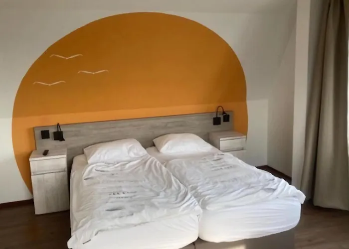 In With Sunny Garden